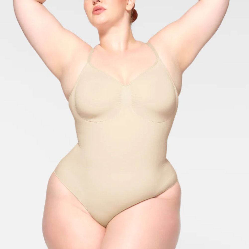 SKIMS Seamless Sculpt Brief Bodysuit in Sand - L/XL